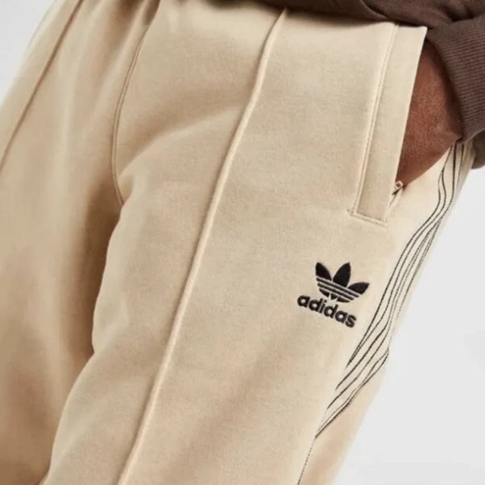 Adidas Original Fleece Joggers Size Large Beige/ Black - Picture 7 of 16